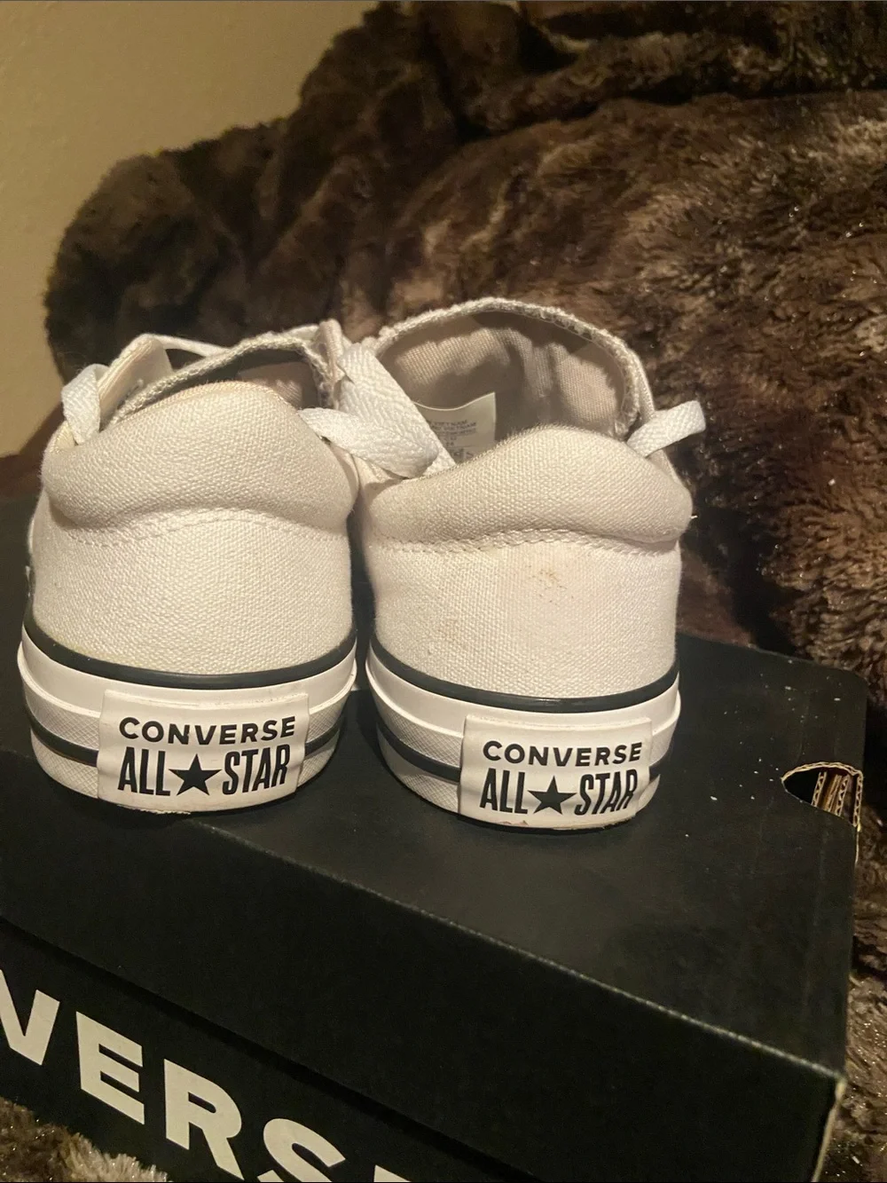 Converse White Low Top Canvas Sneakers - Picture 4 of 13